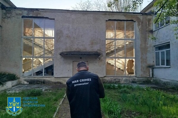 Повреждены дома и школы, есть пострадавшие: последствия атаки БпЛА на Одессу (обновлено)