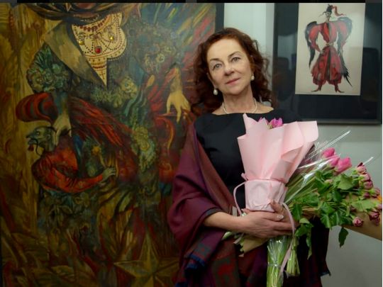 «Чим жорсткіше до себе ставишся, тим спокійніше жити»: відома театральна художниця Марія Левицька відзначає ювілей