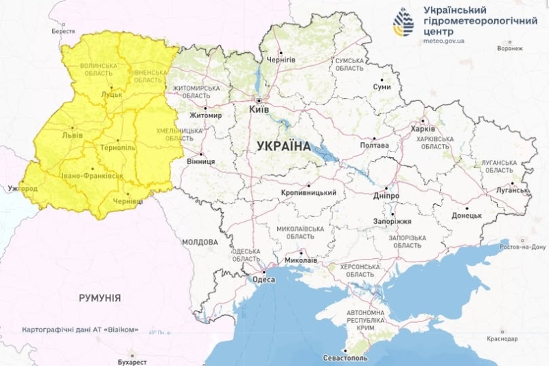 Перед майже спекотним Великоднем Західну Україну заллють дощі: синоптики розповіли про погоду у вихідні