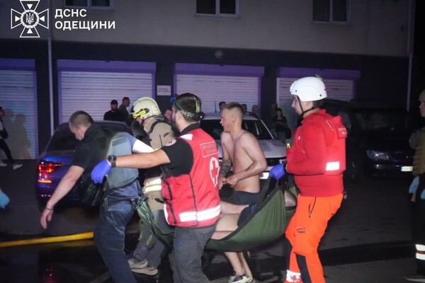 Ночной обстрел Одессы: погибли супруги, среди пострадавших дети (обновлено)
