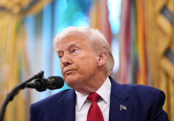 Трамп поговорил с Путиным после атаки дронов на российские авиабазы Трамп поговорил с Путиным после атаки дронов на российские авиабазы
