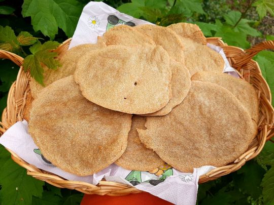 Дуже смачні коржики: готуються швидко і просто