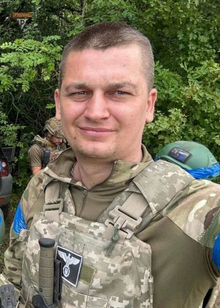Плоскогубцями здер з пальця: на Житомирщині засудили санітара моргу, який вкрав у загиблого бійця обручку