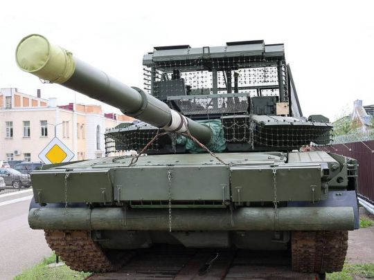 В армію окупантів передали партію нових танків: чи створять вони проблеми ЗСУ