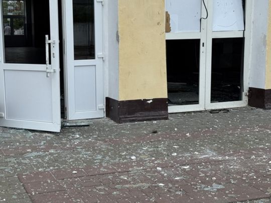 Залізничний вокзал у Полтаві постраждав внаслідок нічного удару ворога (фото, відео)