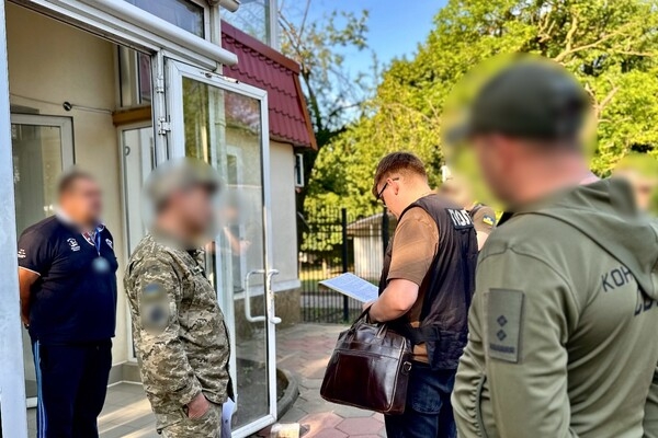 Присвоили почти восемь миллионов гривен: в Одесской области разоблачили коррупционную схему в воинской части