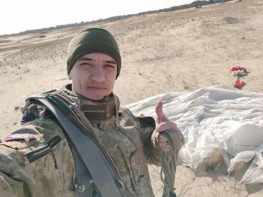 «Я знаю, що загину. Але я не жалкую ні про що, це мій шлях — і я щасливий…»: історія 37-річного героя з Запоріжжя, якому присвячена книга