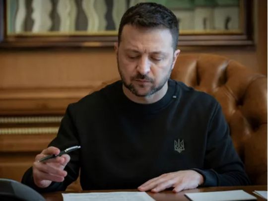 Зеленський підписав скандальний закон про НАБУ та&nbsp;САП, незважаючи на&nbsp;акції протесту по&nbsp;всій Україні (фото, відео)