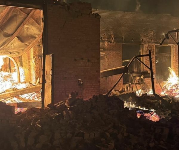 Дрони ворога вночі атакували Охтирку та Ізмаїл: у містах сильні пожежі, є поранені (фото)