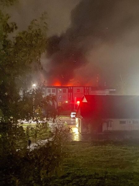Під Брянськом уражений завод, який бере участь у виробництві дронів (фото, відео)