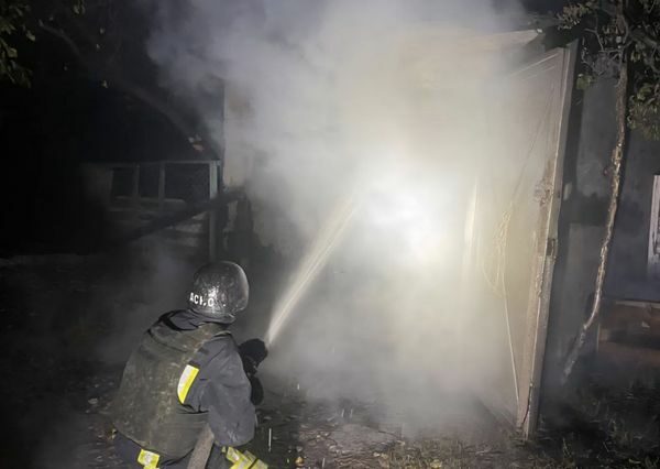 Росіяни атакували Київ балістикою: під удар потрапили три райони міста (фото, відео)