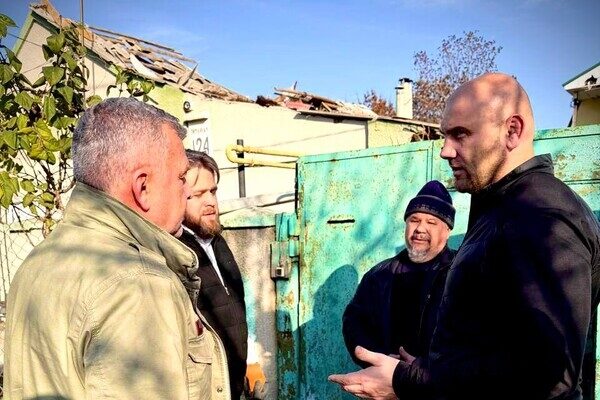 Пострадали недострой и отель: последствия утренней атаки БпЛА на Одессу и Одесчину (обновлено) Пострадали недострой и отель: последствия утренней атаки БпЛА на Одессу и Одесчину (обновлено)