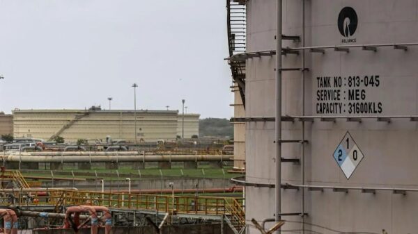 Крупнейший индийский конгломерат прекращает импорт российской нефти Крупнейший индийский конгломерат прекращает импорт российской нефти
