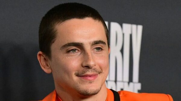 Тимоти Шаламе и EsDeeKid развеивают слухи об альтер эго в совместном клипе Тимоти Шаламе и EsDeeKid развеивают слухи об альтер эго в совместном клипе