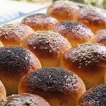 Ванільні булочки з маком та кунжутом: солодка магія смаку