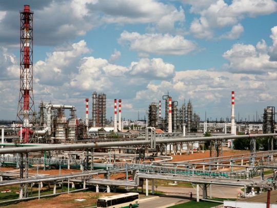 В росії вибухи через атаку дронів: горить нафтобаза, влада може евакуювати людей