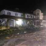 Ночью дроны атаковали юг Одесчины: загорелась база отдыха и повреждены здания