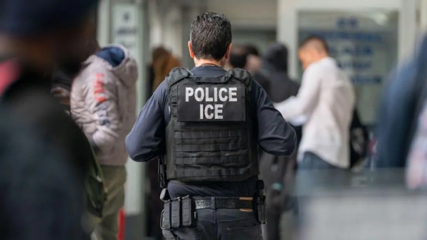 Трамп пригрозил направить агентов ICE в аэропорты Трамп пригрозил направить агентов ICE в аэропорты
