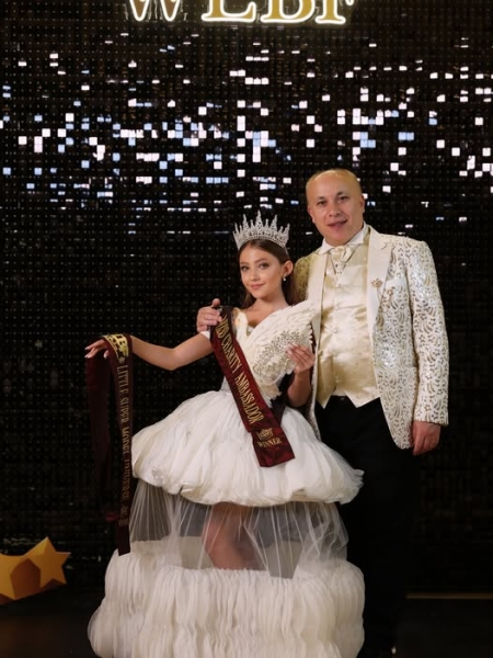 Українка Аліна Киценко виборола титул «Ambassador» на ювілейному світовому конкурсі краси й таланту в Туреччині