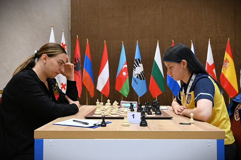 15-річна українка сенсаційно стала чемпіонкою Європи з шахів (фото)