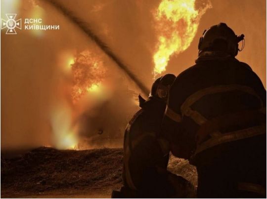 Сотні дронів ворога атакували Україну вночі: вибухи лунали під Києвом, на Дніпропетровщині, Одещині, Харківщині (фото)
