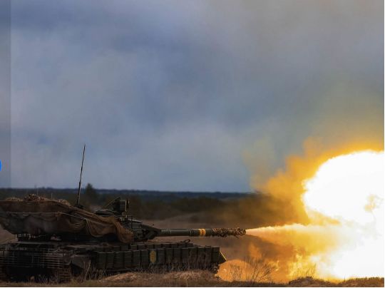 Важкі бої на фронті: рф намагається наступати одразу на кількох напрямках — ISW